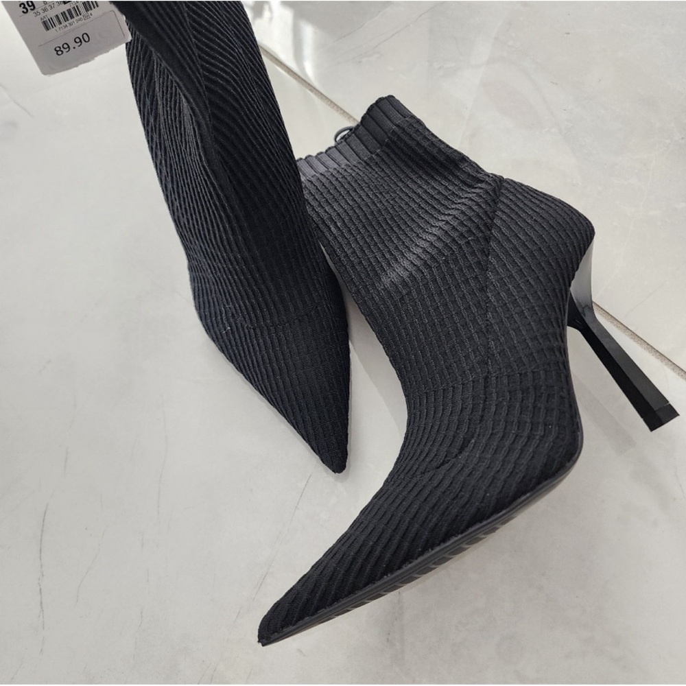 Zara high heeled ankle boot Size 8/39 NWT